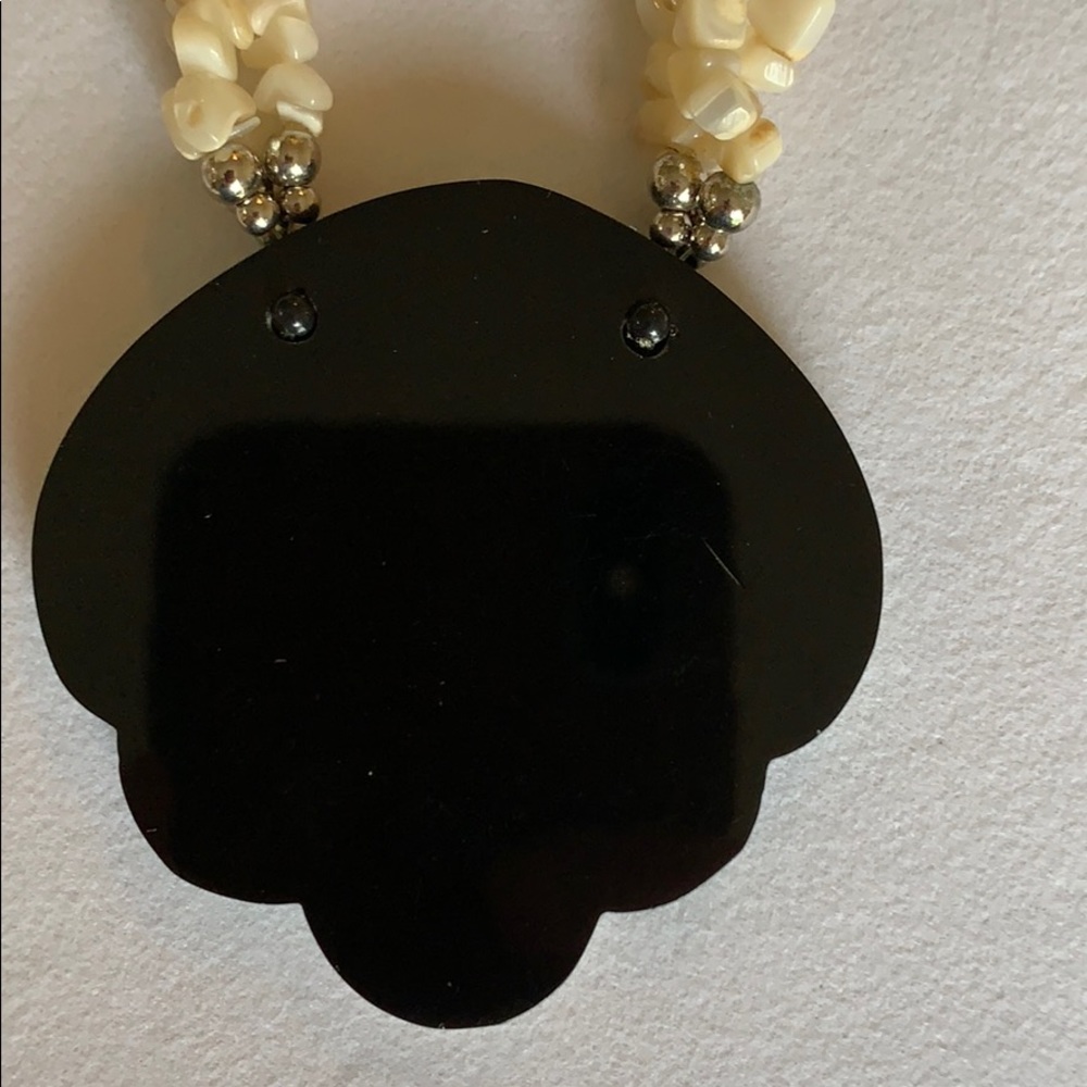 Shell Necklace - Picture 7 of 7